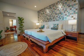 Miskawaan Beachfront Villas