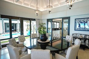 Miskawaan Beachfront Villas