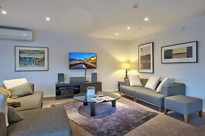 Bay View Condo by Staysouth