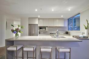 Bay View Condo by Staysouth