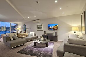 Bay View Condo by Staysouth