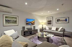 Bay View Condo by Staysouth