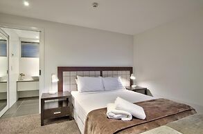 Bay View Condo by Staysouth