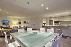 Bay View Condo by Staysouth