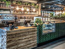 Cottage With Garden and 2 Rooms