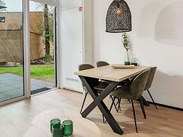 Cottage With Garden and 2 Rooms