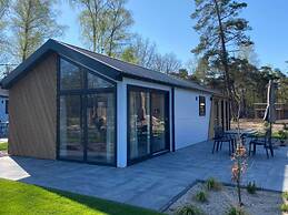 Nice Chalet in a Holiday Park, Adjacent to the Hoge Veluwe National Pa