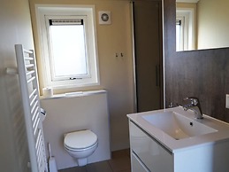 Nice Chalet in a Holiday Park, Adjacent to the Hoge Veluwe National Pa