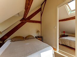 Pleasant Holiday Home in Raizeux With Garden