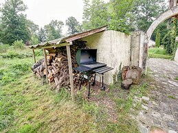 Pleasant Holiday Home in Raizeux With Garden
