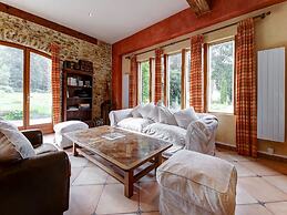 Pleasant Holiday Home in Raizeux With Garden
