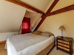 Pleasant Holiday Home in Raizeux With Garden