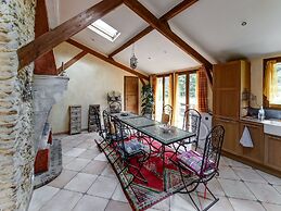 Pleasant Holiday Home in Raizeux With Garden