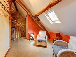 Pleasant Holiday Home in Raizeux With Garden