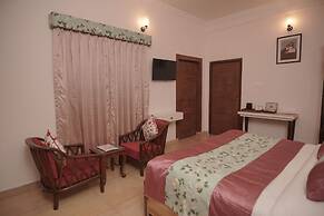 Amritara Kasauli kollections