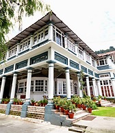 Goroomgo Golden Nest Nainital