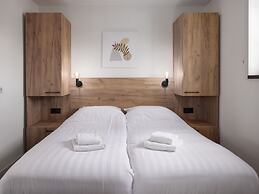 Villa de Luxe With Dishwasher Surrounded by Natur