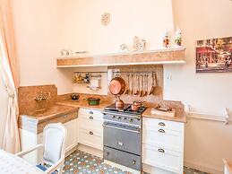 Elegant Holiday Home Near the Canal du Midi