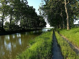 Elegant Holiday Home Near the Canal du Midi
