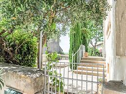 Elegant Holiday Home Near the Canal du Midi