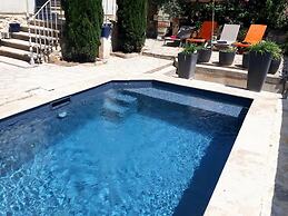 Elegant Holiday Home Near the Canal du Midi