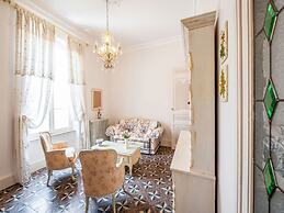 Elegant Holiday Home Near the Canal du Midi