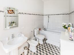 Elegant Holiday Home Near the Canal du Midi