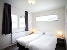Nice Chalet With Dishwasher, Near the Veluwemeer