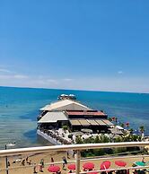 George Sea View Beach Apartment