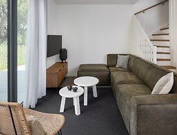 Villa by Lake Veere With Sauna