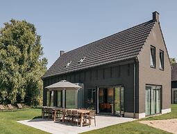 Villa by Lake Veere With Sauna