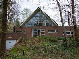 Spacious Villa With Sauna and hot tub