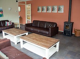 Spacious Villa With Sauna and hot tub