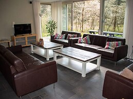 Spacious Villa With Sauna and hot tub