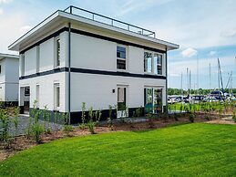 Villa With Roof Terrace Near the Veluwemeer