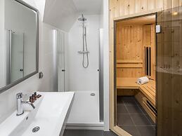 Villa With Sauna and Rowing Boat, Beach at 400 m