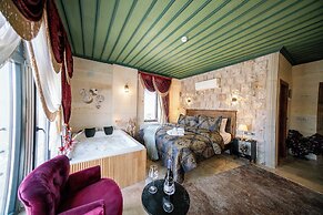Abra Stone House
