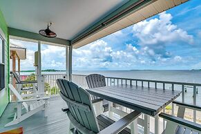 Waterfront Cedar Key Home - Steps to Beach!