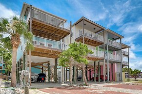 Waterfront Cedar Key Home - Steps to Beach!