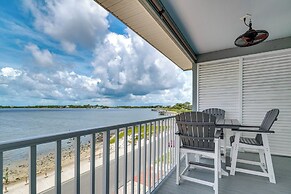 Steps to Beach: Waterfront Cedar Key Home!