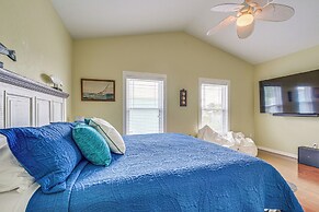 Steps to Beach: Waterfront Cedar Key Home!