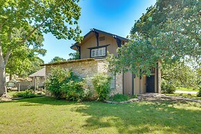 Bryan Home w/ Yard & Deck ~ 4 Mi to Aggieland