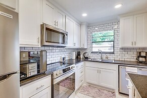 Bryan Home w/ Yard & Deck ~ 4 Mi to Aggieland