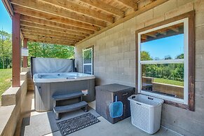 Quiet Family Cabin in Hamden: Hot Tub + Game Room!