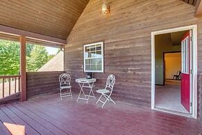 Quiet Family Cabin in Hamden: Hot Tub + Game Room!