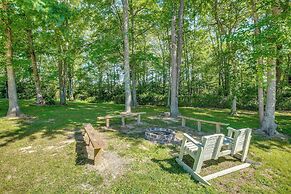 Quiet Family Cabin in Hamden: Hot Tub + Game Room!