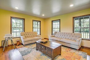 Quiet Family Cabin in Hamden: Hot Tub + Game Room!