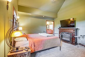 Quiet Family Cabin in Hamden: Hot Tub + Game Room!