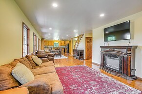 Quiet Family Cabin in Hamden: Hot Tub + Game Room!