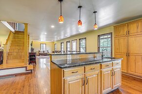 Quiet Family Cabin in Hamden: Hot Tub + Game Room!